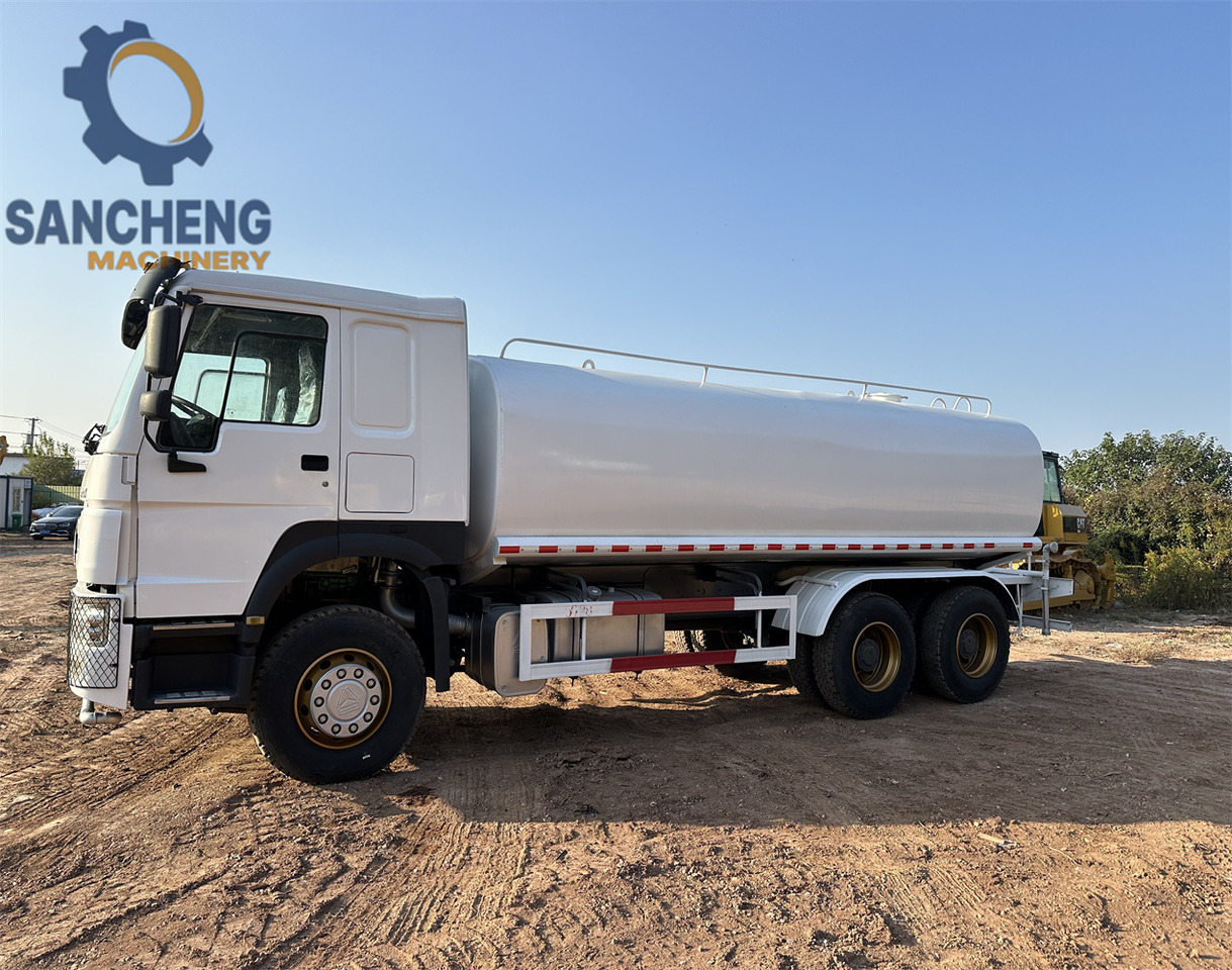 SINOTRUK HOWO 371 6x4 Water Tanker Truck - Cisternové vozidlo: obrázok 4 SINOTRUK HOWO 371 6x4 Water Tanker Truck - Cisternové vozidlo: obrázok 4