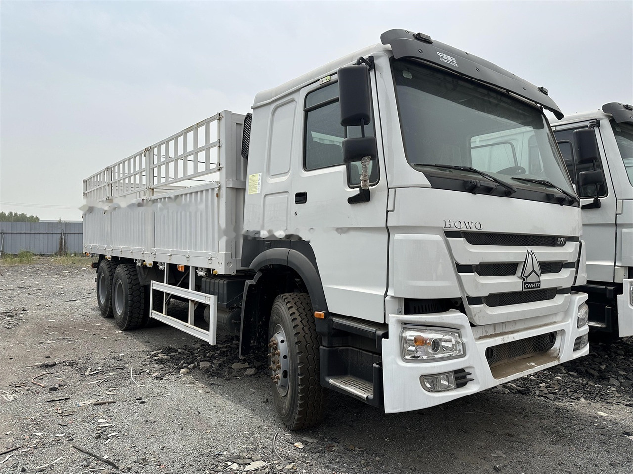 SINOTRUK HOWO 371 Cargo truck - Přepravník zvířat: obrázok 1 SINOTRUK HOWO 371 Cargo truck - Přepravník zvířat: obrázok 1