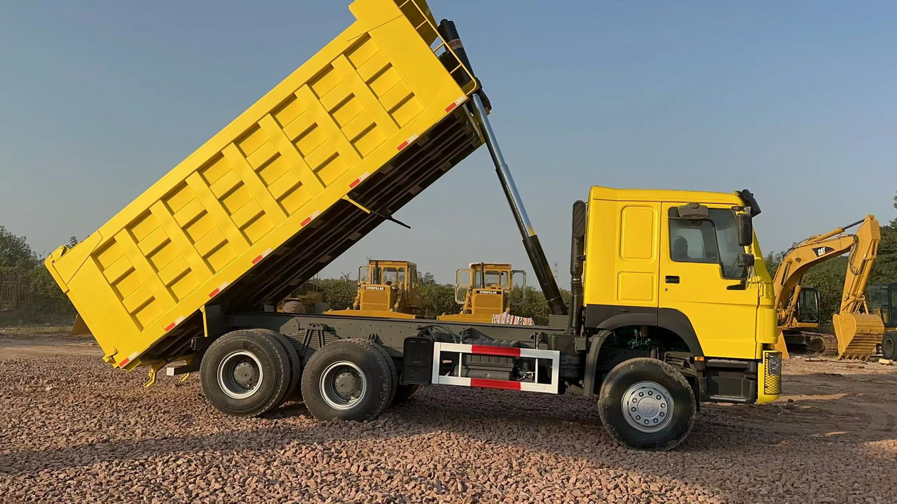 SINOTRUK HOWO 371 Dump Truck - Sklápač: obrázok 2 SINOTRUK HOWO 371 Dump Truck - Sklápač: obrázok 2