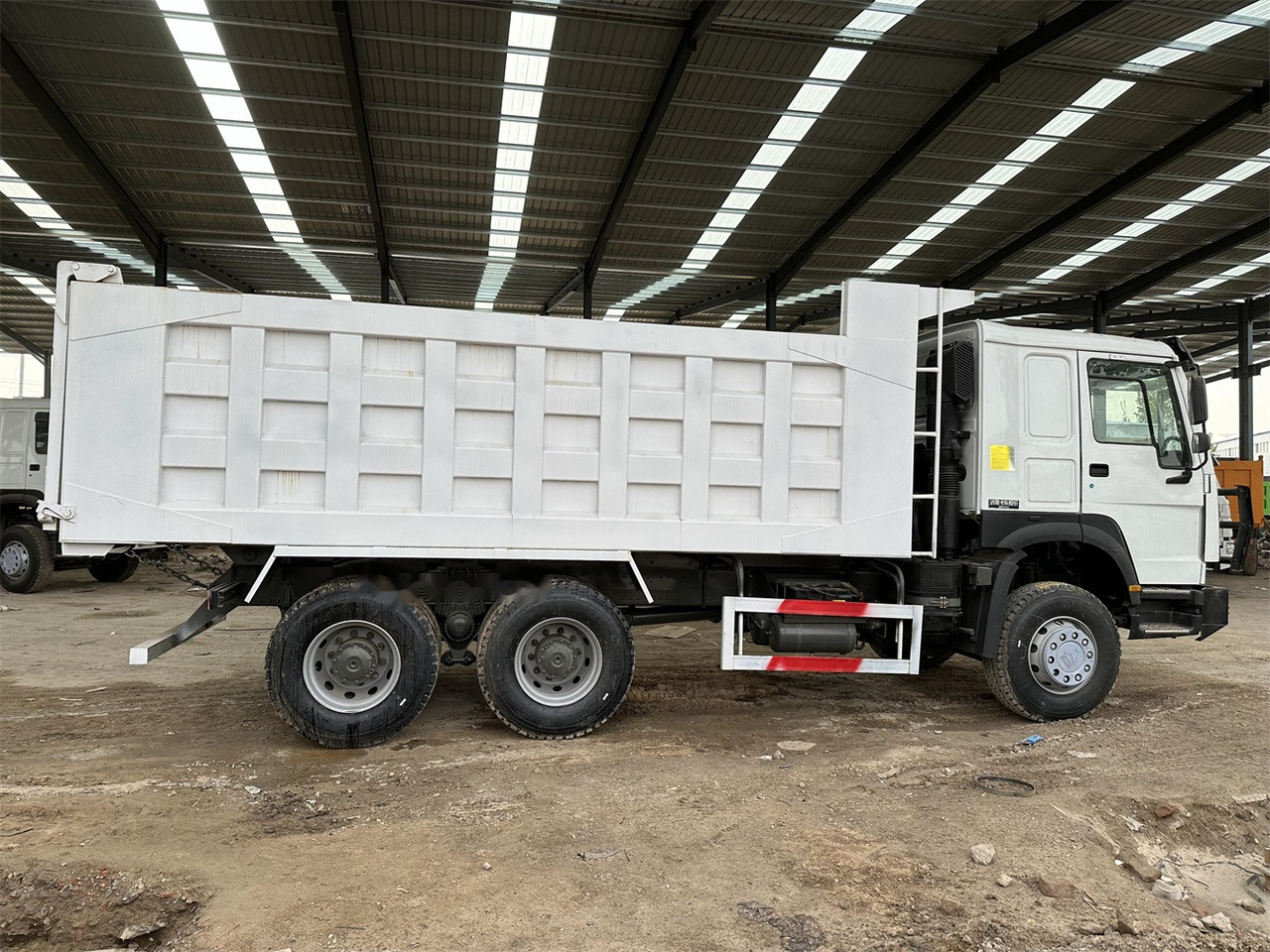 SINOTRUK HOWO 371 Dump Truck - Sklápač: obrázok 5 SINOTRUK HOWO 371 Dump Truck - Sklápač: obrázok 5