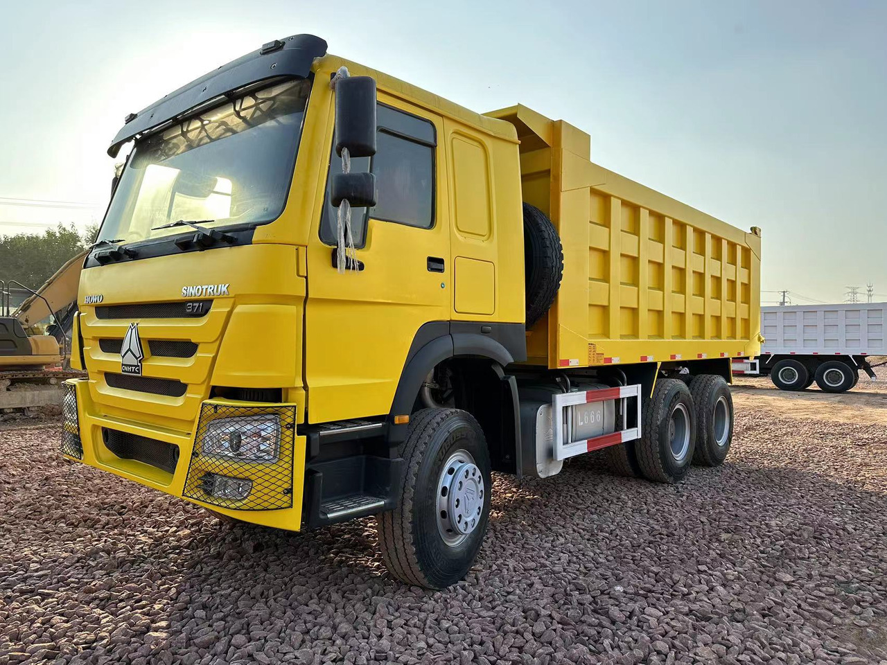 SINOTRUK HOWO 371 Dump Truck - Sklápač: obrázok 1 SINOTRUK HOWO 371 Dump Truck - Sklápač: obrázok 1