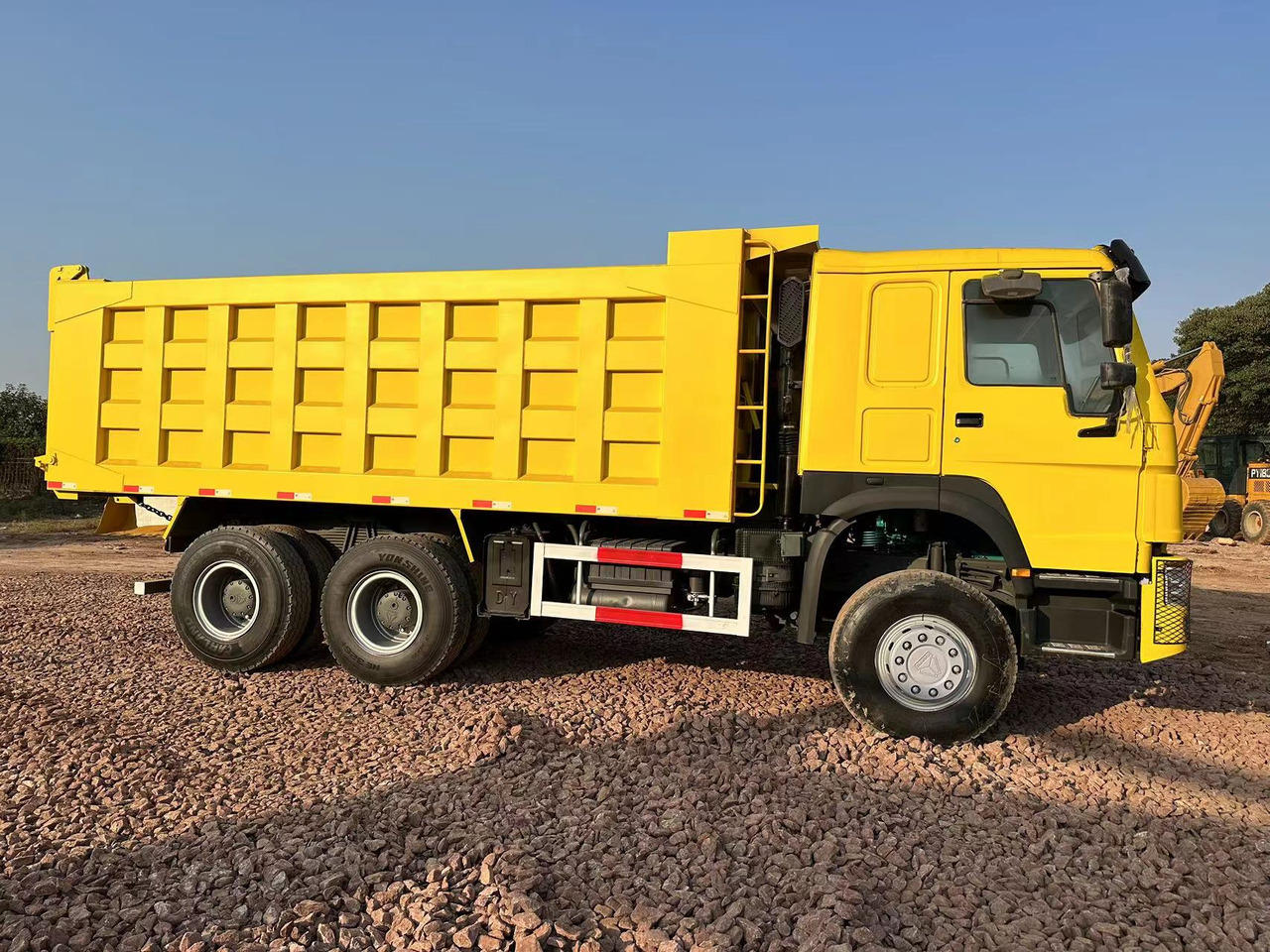 SINOTRUK HOWO 371 Dump Truck - Sklápač: obrázok 3 SINOTRUK HOWO 371 Dump Truck - Sklápač: obrázok 3