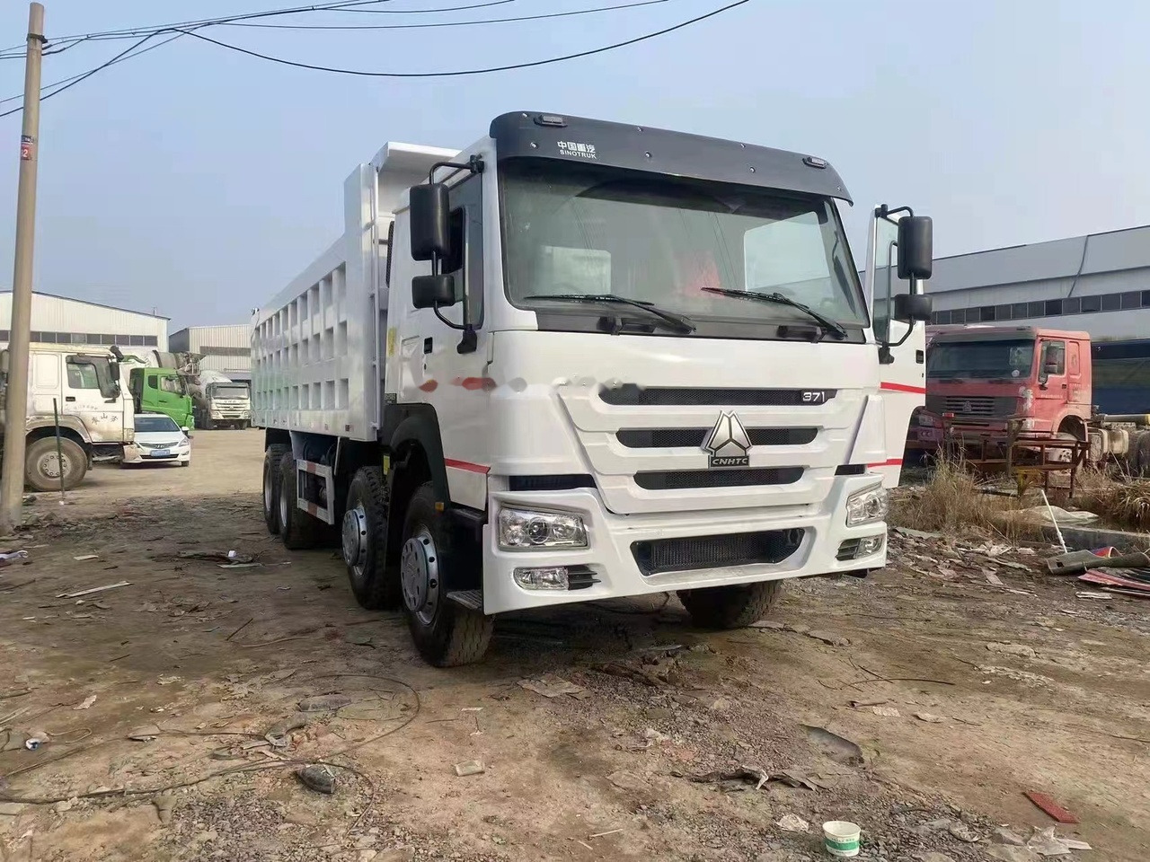SINOTRUK HOWO 371 Tipper truck - Sklápač: obrázok 4 SINOTRUK HOWO 371 Tipper truck - Sklápač: obrázok 4
