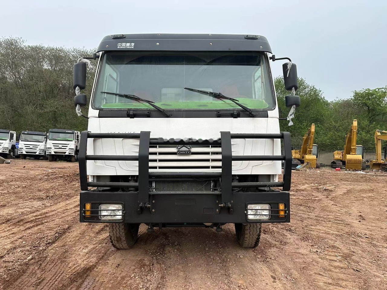 SINOTRUK HOWO 371 with Bumper - Sklápač: obrázok 2 SINOTRUK HOWO 371 with Bumper - Sklápač: obrázok 2