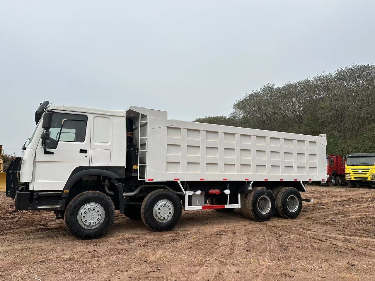 SINOTRUK HOWO 371 with Bumper - Sklápač: obrázok 5 SINOTRUK HOWO 371 with Bumper - Sklápač: obrázok 5