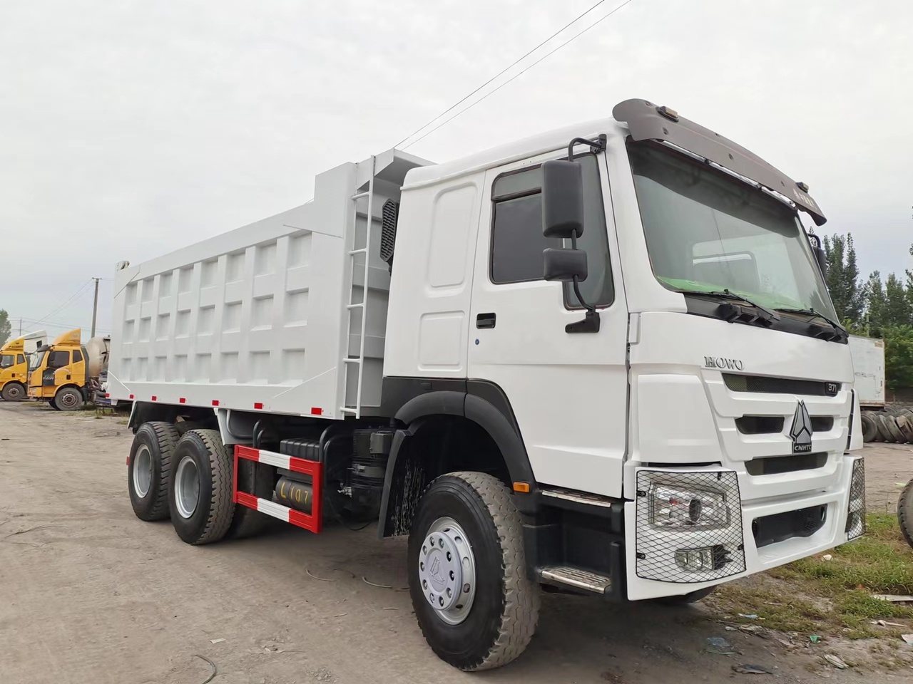 SINOTRUK HOWO Dump truck 371 6x4 - Sklápač: obrázok 1 SINOTRUK HOWO Dump truck 371 6x4 - Sklápač: obrázok 1