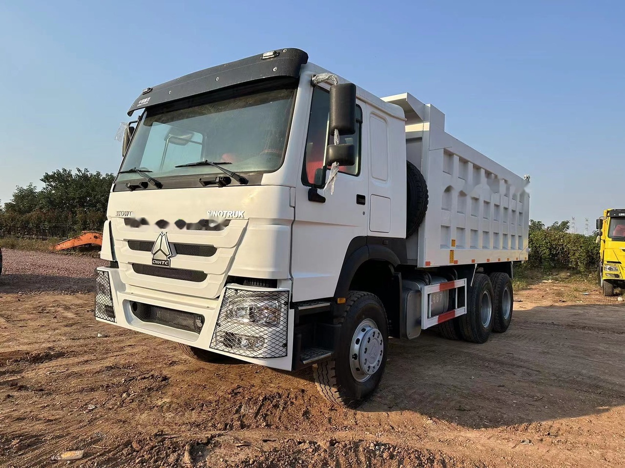 SINOTRUK HOWO HOWO 371 6x4 - Sklápač: obrázok 2 SINOTRUK HOWO HOWO 371 6x4 - Sklápač: obrázok 2