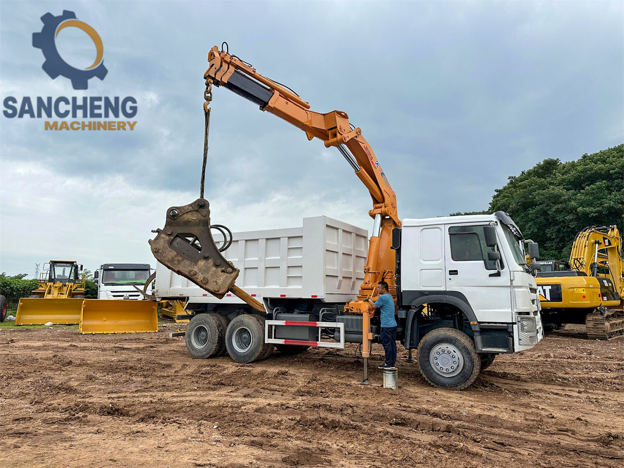 SINOTRUK Howo 371 6x4 crane truck - Auto s hydraulickou rukou: obrázok 1 SINOTRUK Howo 371 6x4 crane truck - Auto s hydraulickou rukou: obrázok 1