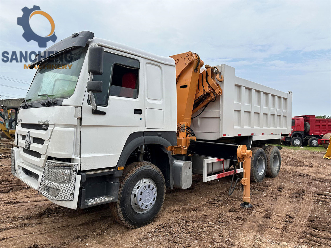 SINOTRUK Howo 371 6x4 crane truck - Auto s hydraulickou rukou: obrázok 4 SINOTRUK Howo 371 6x4 crane truck - Auto s hydraulickou rukou: obrázok 4