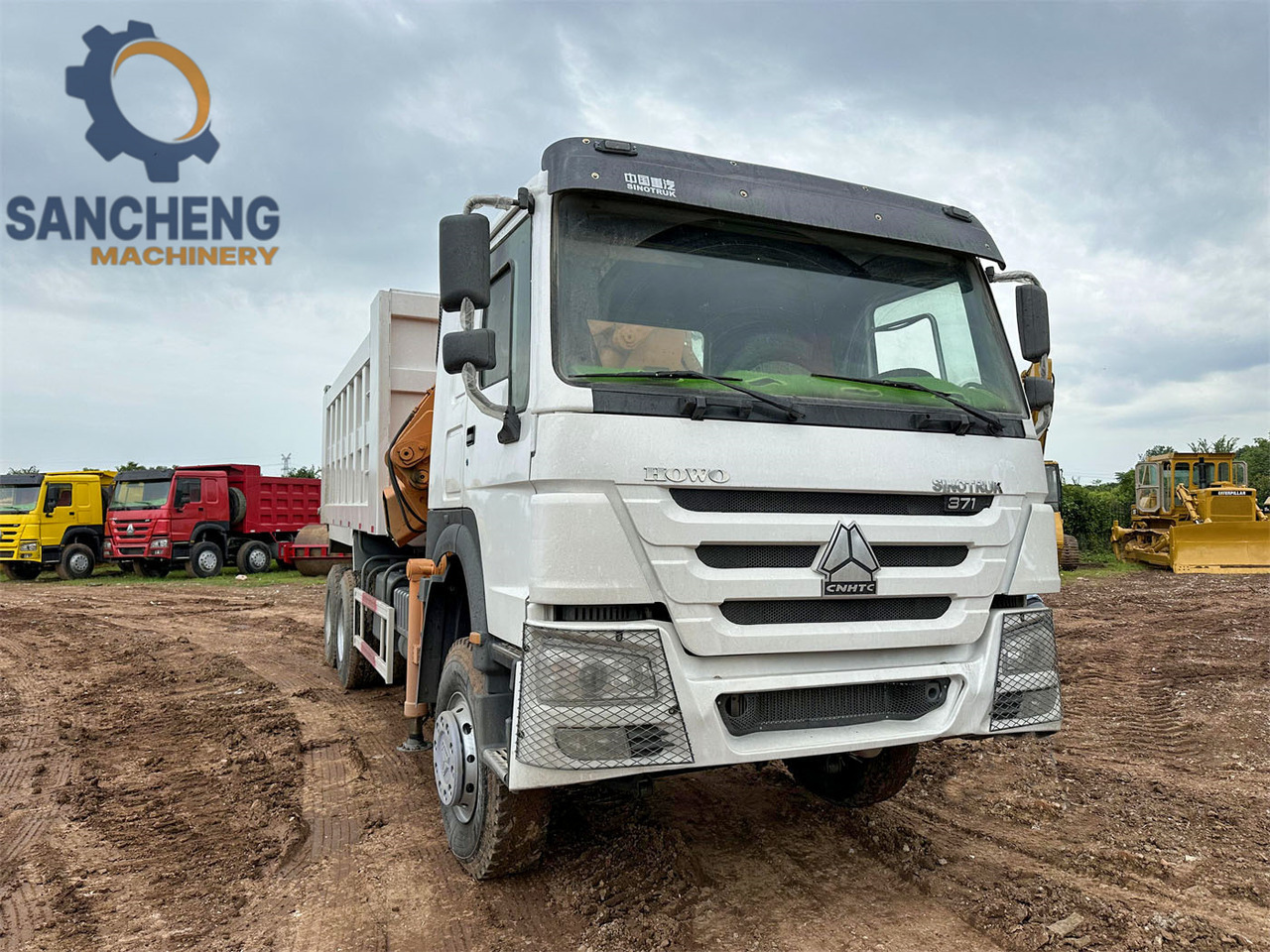 SINOTRUK Howo 371 6x4 crane truck - Auto s hydraulickou rukou: obrázok 2 SINOTRUK Howo 371 6x4 crane truck - Auto s hydraulickou rukou: obrázok 2