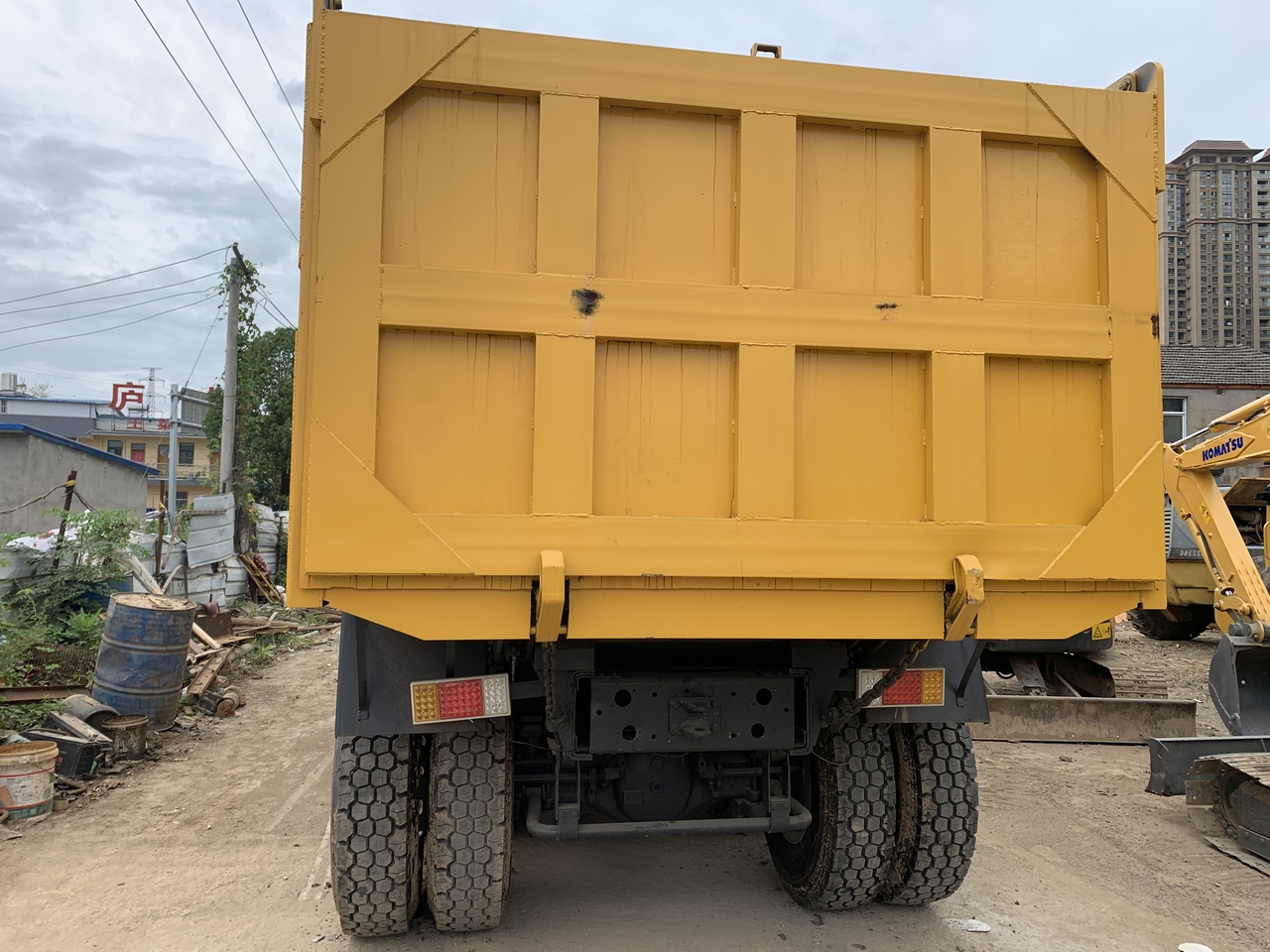 SINOTRUK Howo Dump truck 371 - Sklápač: obrázok 3 SINOTRUK Howo Dump truck 371 - Sklápač: obrázok 3