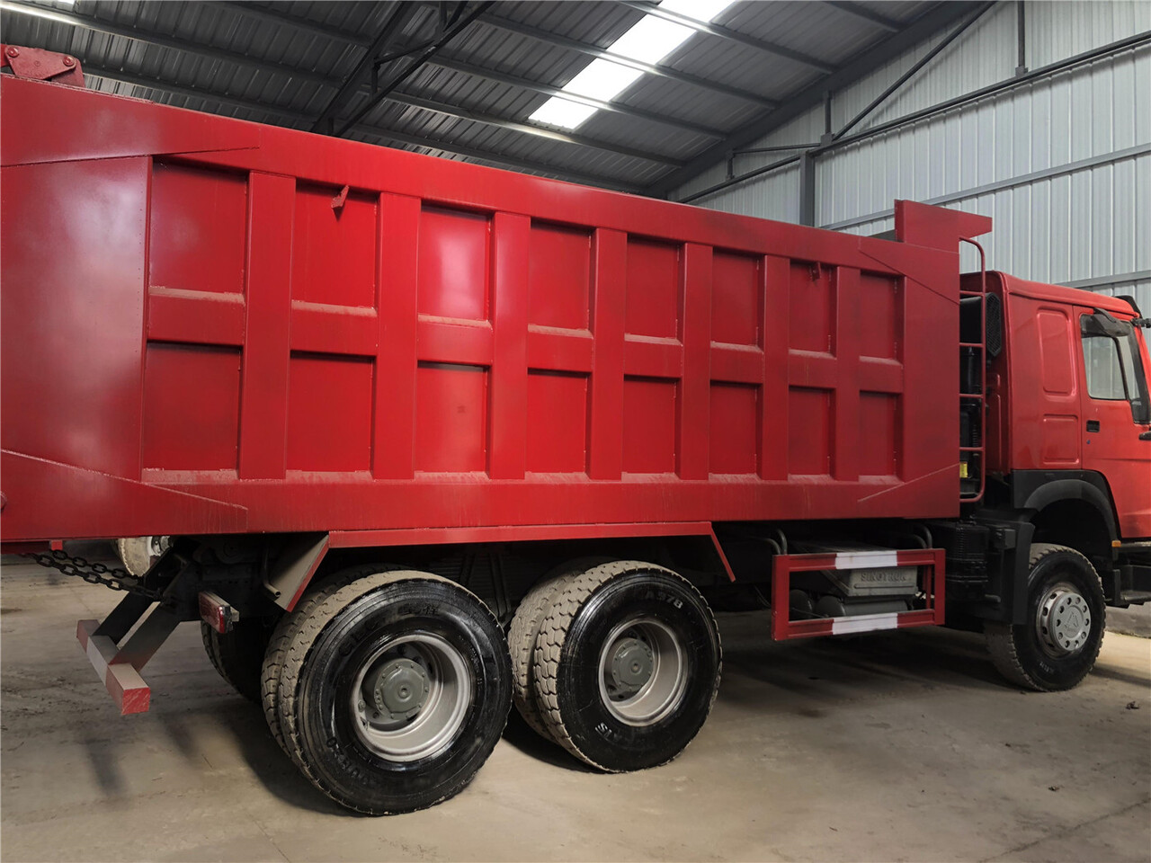 SINOTRUK Howo Dump truck 371 - Sklápač: obrázok 3 SINOTRUK Howo Dump truck 371 - Sklápač: obrázok 3