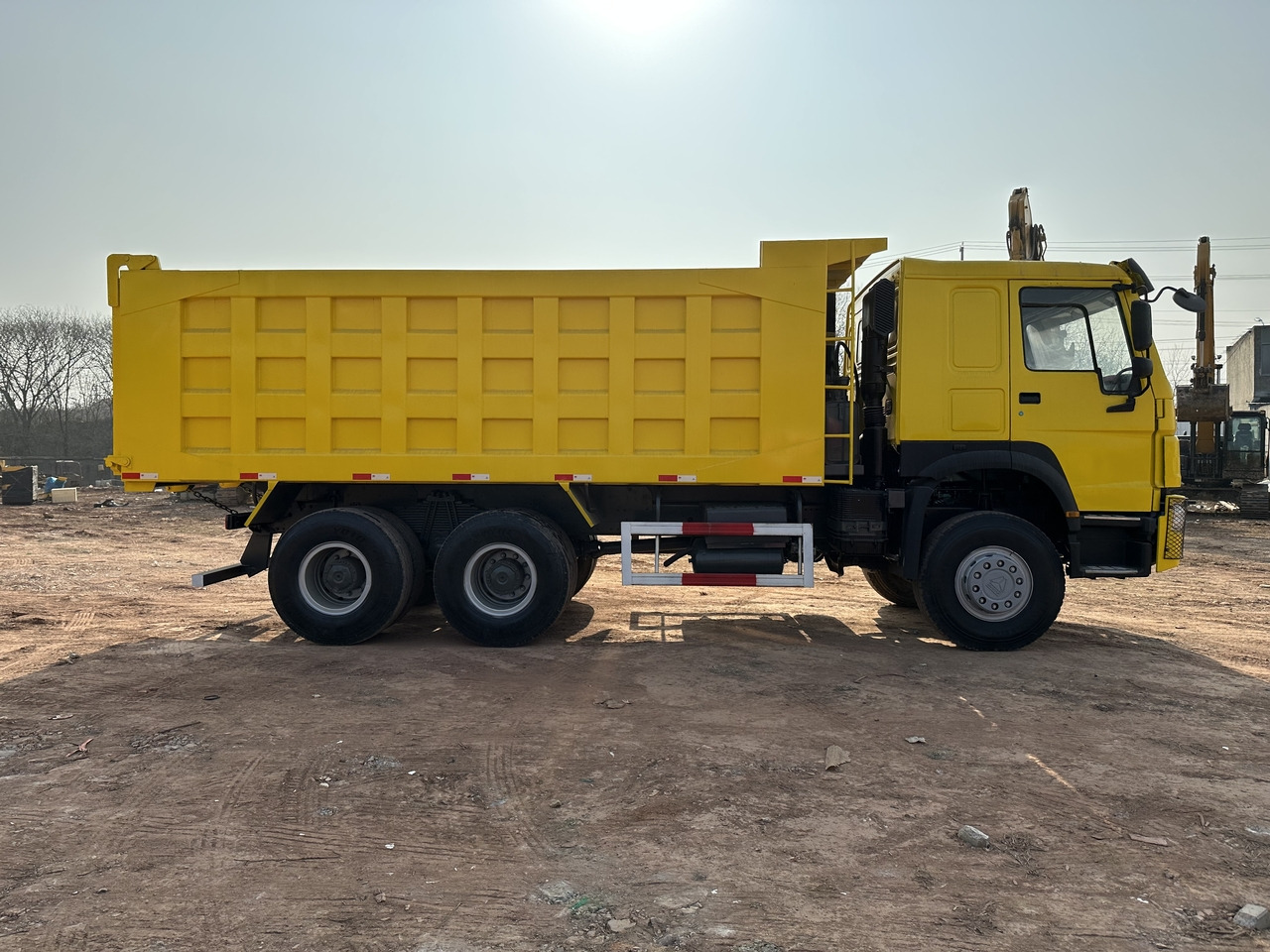 SINOTRUK Howo Dump truck 371 - Sklápač: obrázok 4 SINOTRUK Howo Dump truck 371 - Sklápač: obrázok 4
