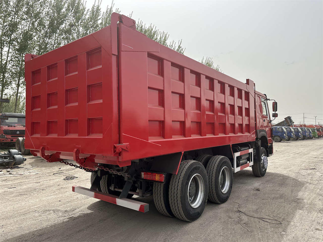 SINOTRUK Howo Dump truck 371 - Sklápač: obrázok 4 SINOTRUK Howo Dump truck 371 - Sklápač: obrázok 4