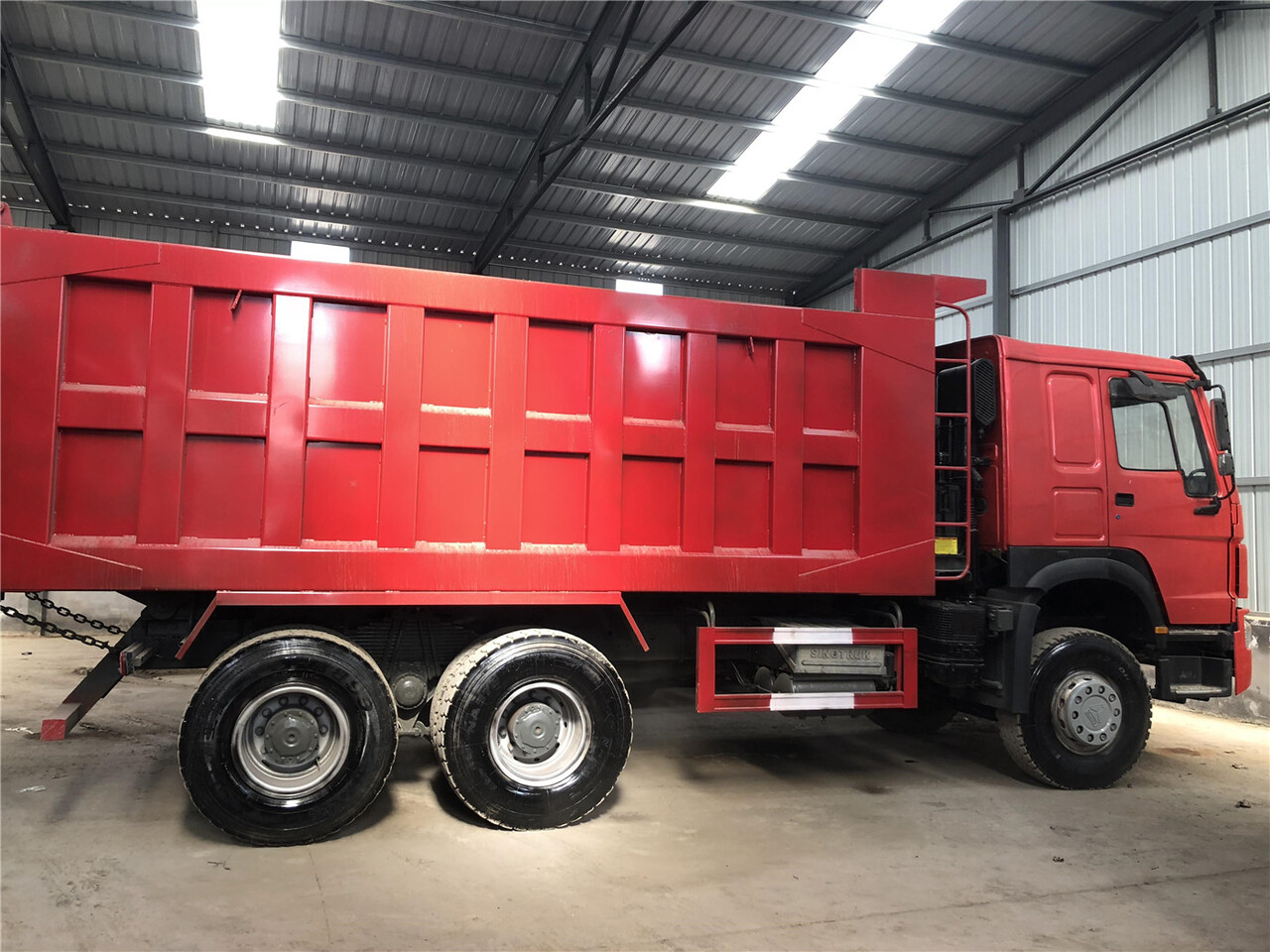 SINOTRUK Howo Dump truck 371 - Sklápač: obrázok 2 SINOTRUK Howo Dump truck 371 - Sklápač: obrázok 2