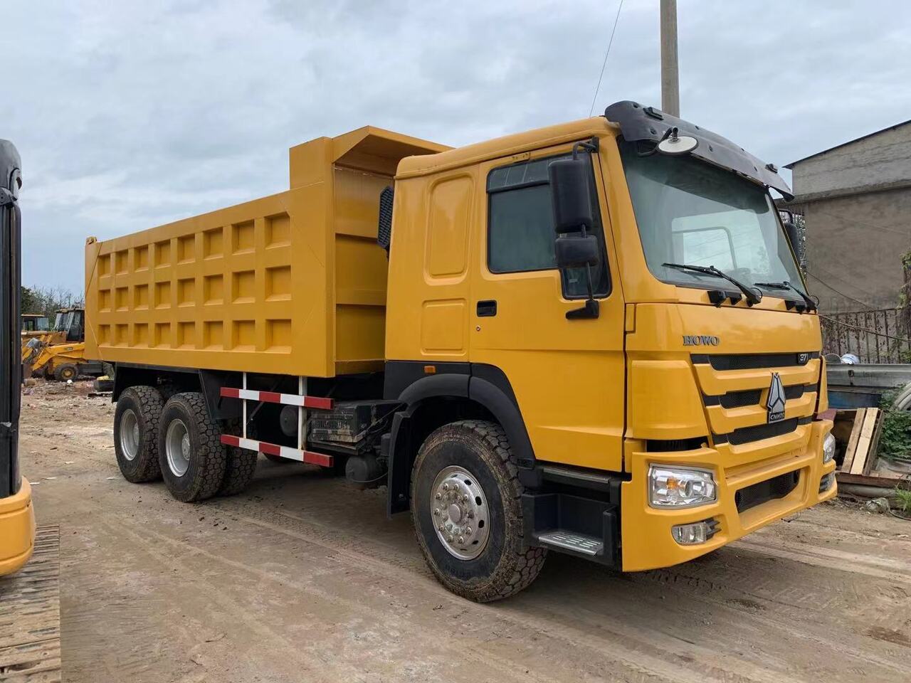 SINOTRUK Howo Dump truck 371 - Sklápač: obrázok 1 SINOTRUK Howo Dump truck 371 - Sklápač: obrázok 1