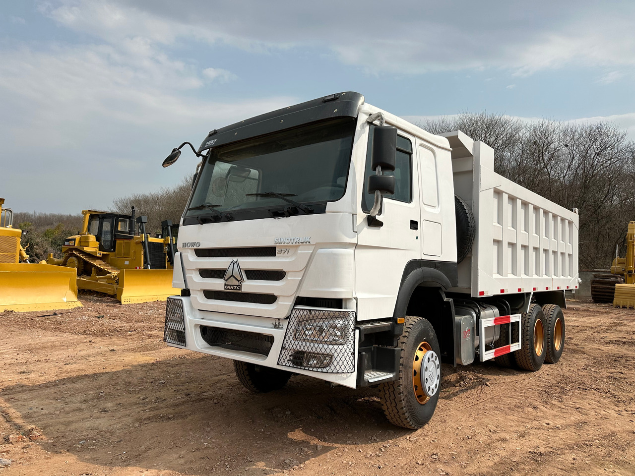SINOTRUK Howo Dump truck 371 - Sklápač: obrázok 4 SINOTRUK Howo Dump truck 371 - Sklápač: obrázok 4