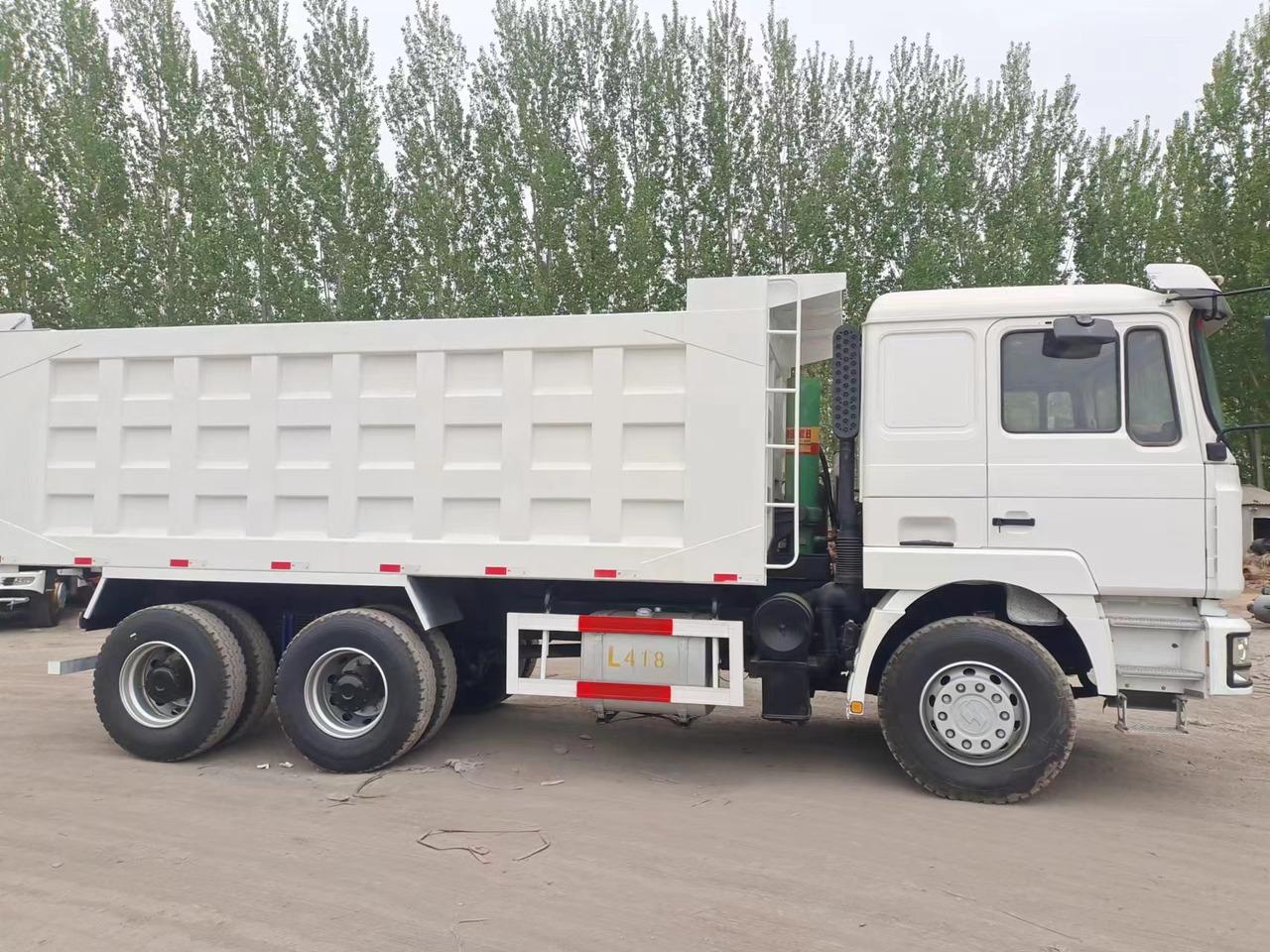 Shacman F3000 Dump Truck - Sklápač: obrázok 4 Shacman F3000 Dump Truck - Sklápač: obrázok 4