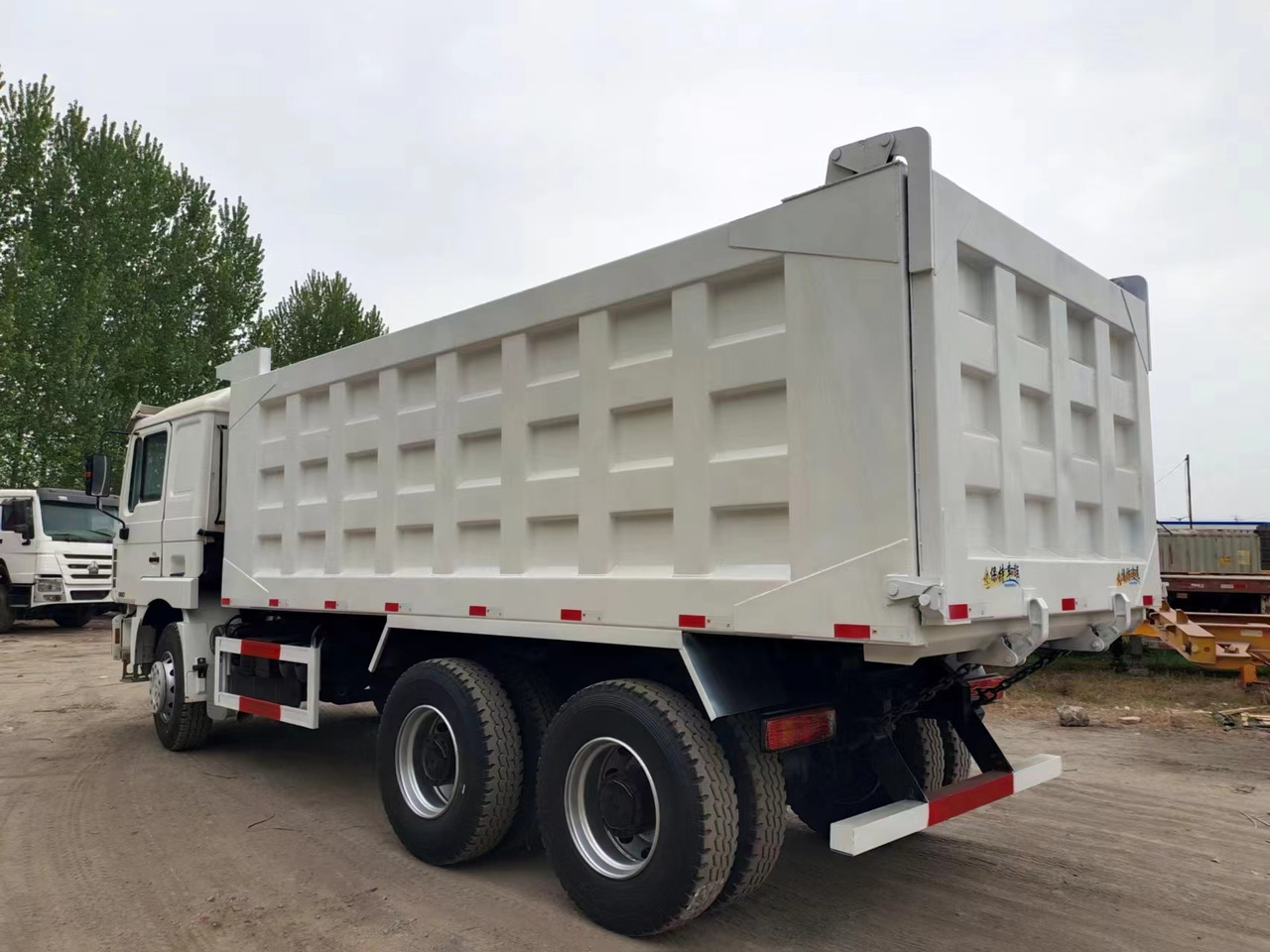 Shacman F3000 Dump Truck - Sklápač: obrázok 5 Shacman F3000 Dump Truck - Sklápač: obrázok 5