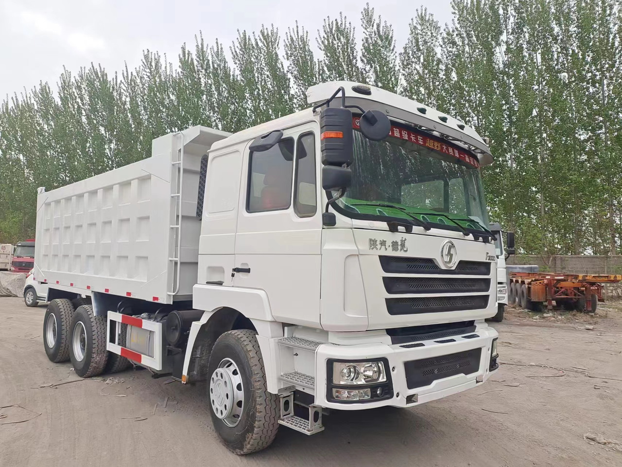 Shacman F3000 Dump Truck - Sklápač: obrázok 2 Shacman F3000 Dump Truck - Sklápač: obrázok 2