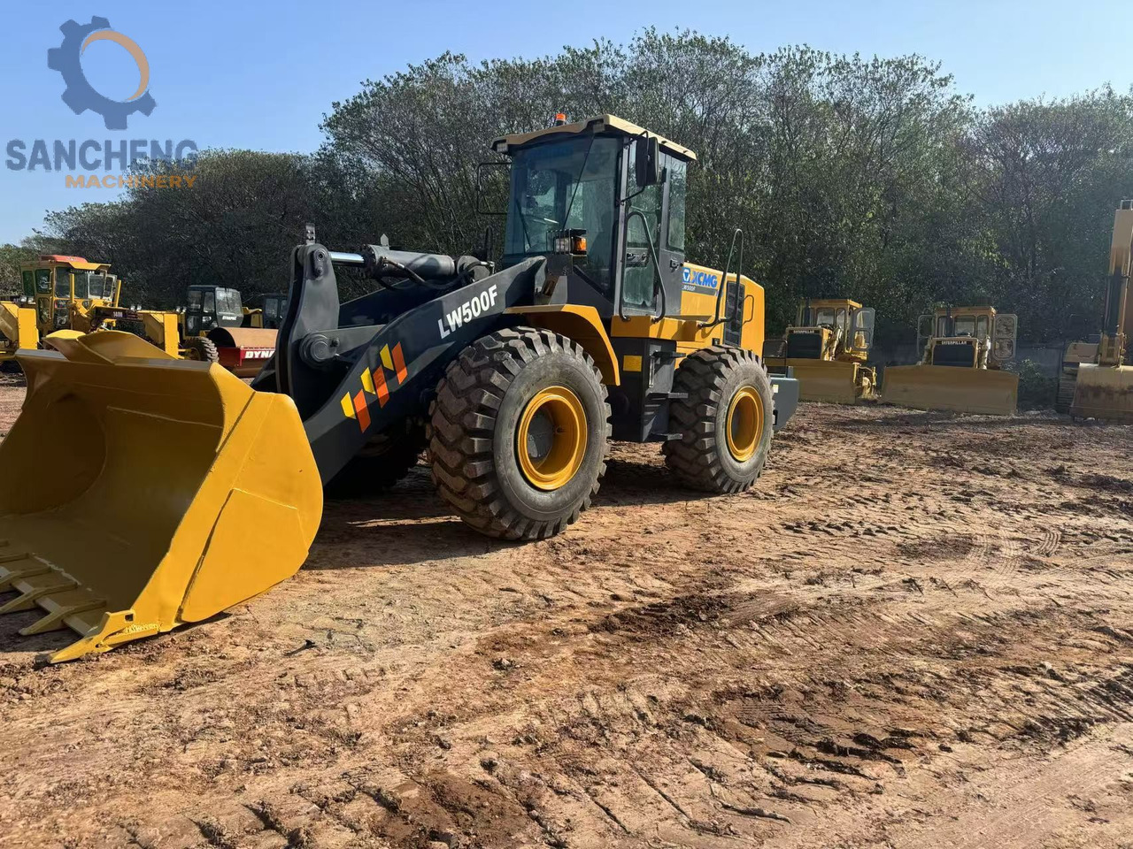 XCMG LW500F - Kolesový nakladač: obrázok 2 XCMG LW500F - Kolesový nakladač: obrázok 2