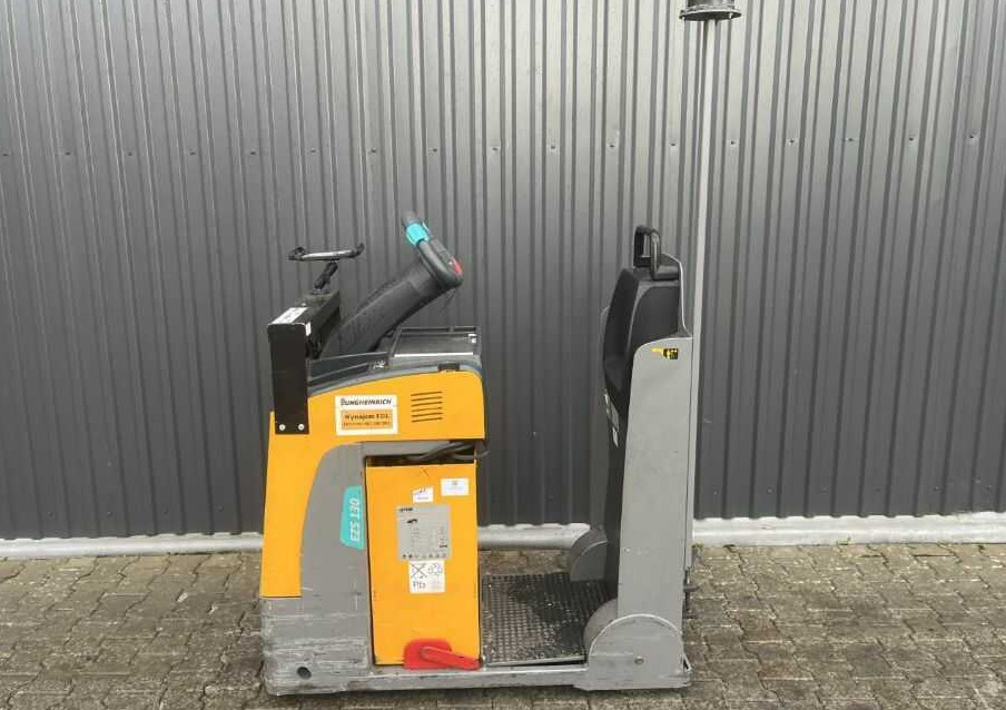 Jungheinrich EZS130 - Elektricky tahač: obrázok 2 Jungheinrich EZS130 - Elektricky tahač: obrázok 2