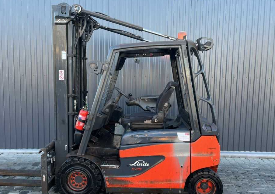 Linde E25-01 - Elektrický vysokozdvižný vozík: obrázok 2 Linde E25-01 - Elektrický vysokozdvižný vozík: obrázok 2