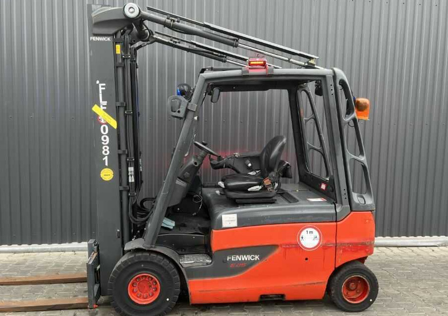 Linde E25L-01 - Elektrický vysokozdvižný vozík: obrázok 2 Linde E25L-01 - Elektrický vysokozdvižný vozík: obrázok 2