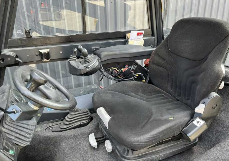 Leasing Linde E30-03 Linde E30-03: obrázok 9 Leasing Linde E30-03 Linde E30-03: obrázok 9