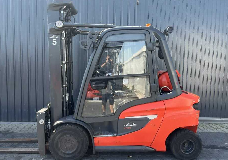 Linde H35T-01 - Plynový vysokozdvižný vozík: obrázok 2 Linde H35T-01 - Plynový vysokozdvižný vozík: obrázok 2