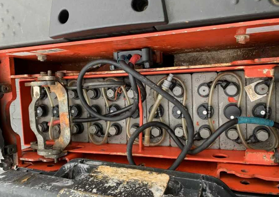 Linde P30C - Elektricky tahač: obrázok 5 Linde P30C - Elektricky tahač: obrázok 5