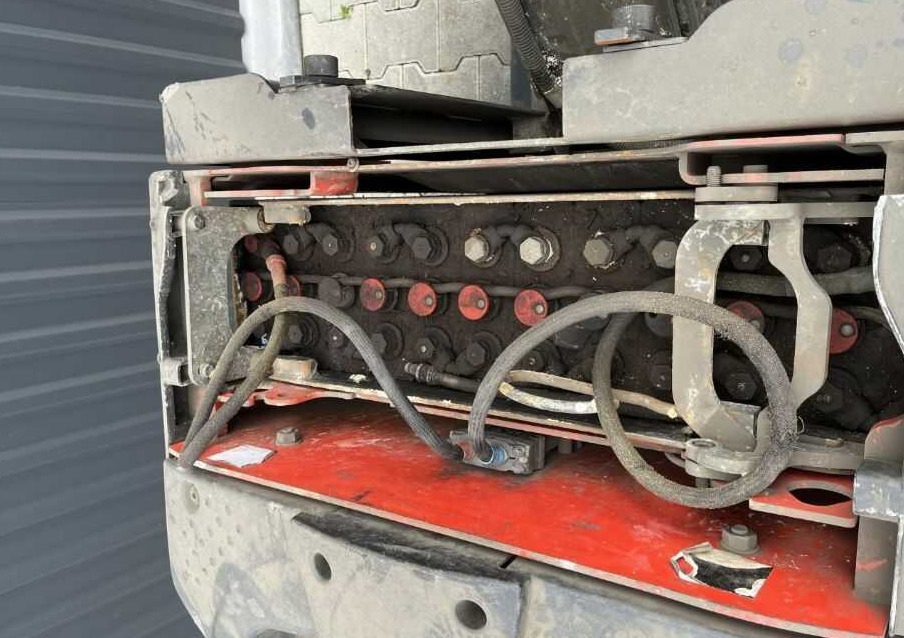 Linde P30C - Elektricky tahač: obrázok 5 Linde P30C - Elektricky tahač: obrázok 5