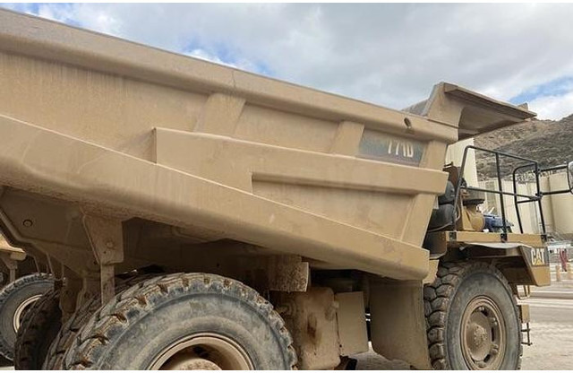 Caterpillar 771D - Damper: obrázok 2 Caterpillar 771D - Damper: obrázok 2