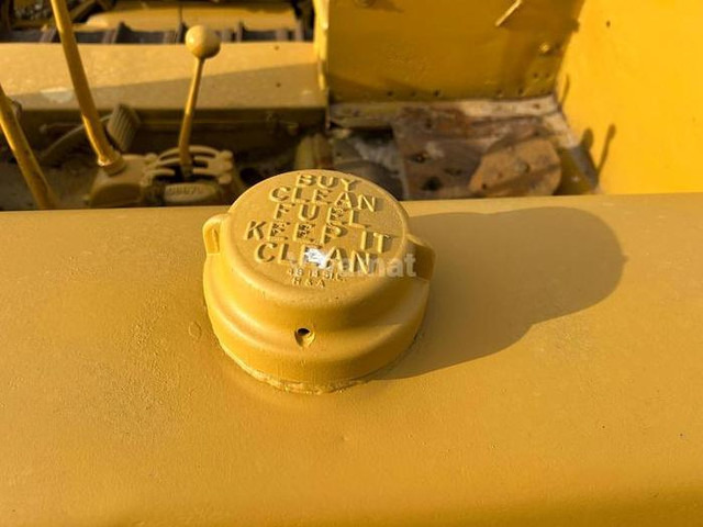 Caterpillar D4 - - Buldozér: obrázok 3 Caterpillar D4 - - Buldozér: obrázok 3