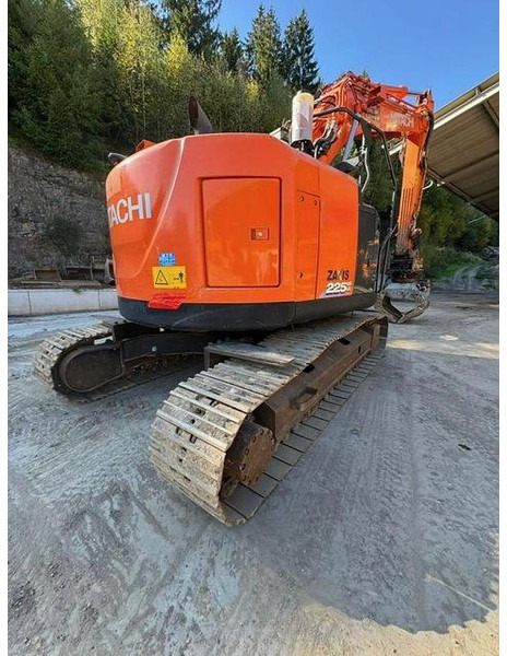 Hitachi ZX225USLC-6 - Pásové rýpadlo: obrázok 4 Hitachi ZX225USLC-6 - Pásové rýpadlo: obrázok 4