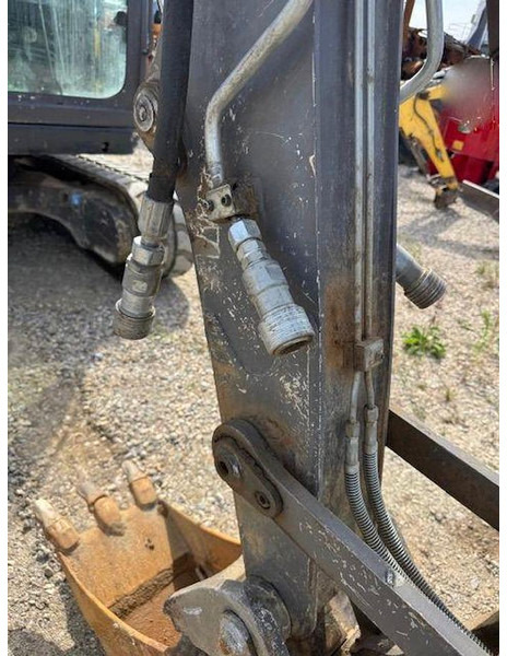 Mecalac 6MCR - Pásové rýpadlo: obrázok 3 Mecalac 6MCR - Pásové rýpadlo: obrázok 3