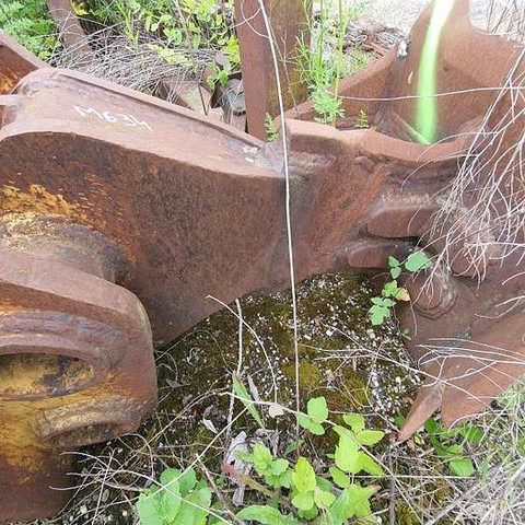 Dent à dessoucher 15-25 tonnes - Stavebné stroje: obrázok 4 Dent à dessoucher 15-25 tonnes - Stavebné stroje: obrázok 4