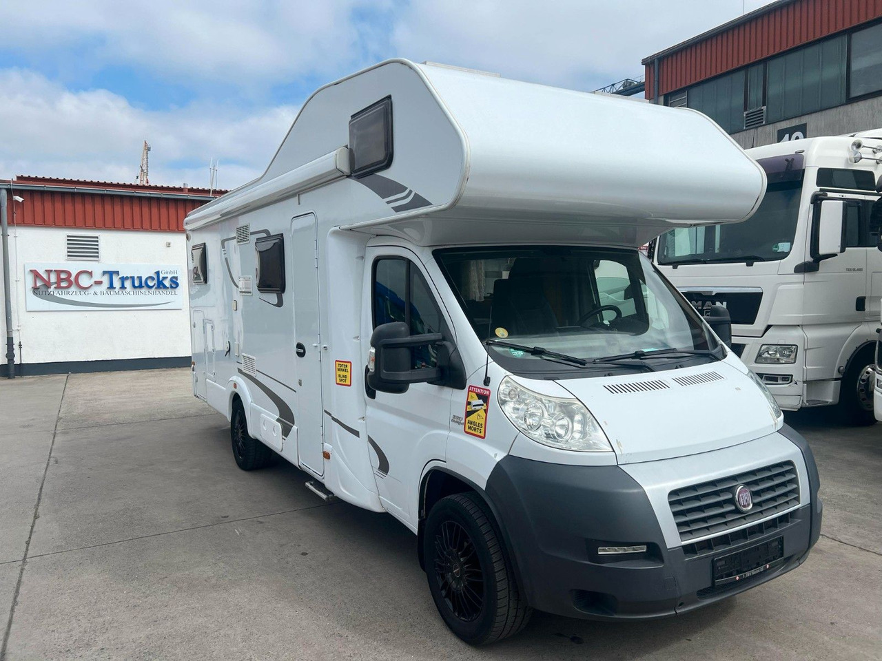 Fiat DUCATO 130 MULTIJET *KÜCHE*BAD*SCHLAFBEREICH* - Alkovna: obrázok 1 Fiat DUCATO 130 MULTIJET *KÜCHE*BAD*SCHLAFBEREICH* - Alkovna: obrázok 1