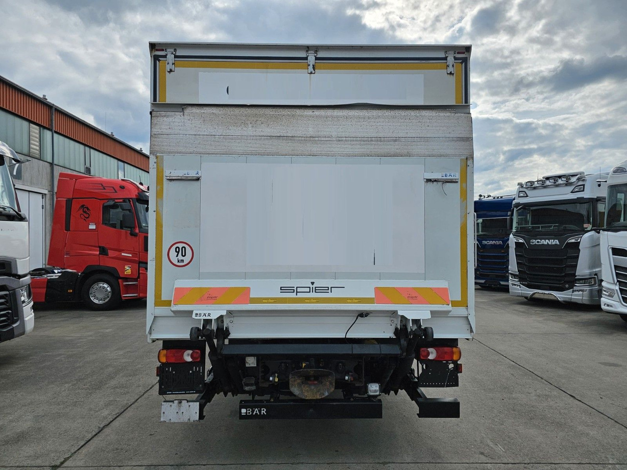 Iveco EURO-CARGO 120E25 * SCHLAFKABINE * BÄR 1,5 T * - Skříňový nákladní auto: obrázok 5 Iveco EURO-CARGO 120E25 * SCHLAFKABINE * BÄR 1,5 T * - Skříňový nákladní auto: obrázok 5