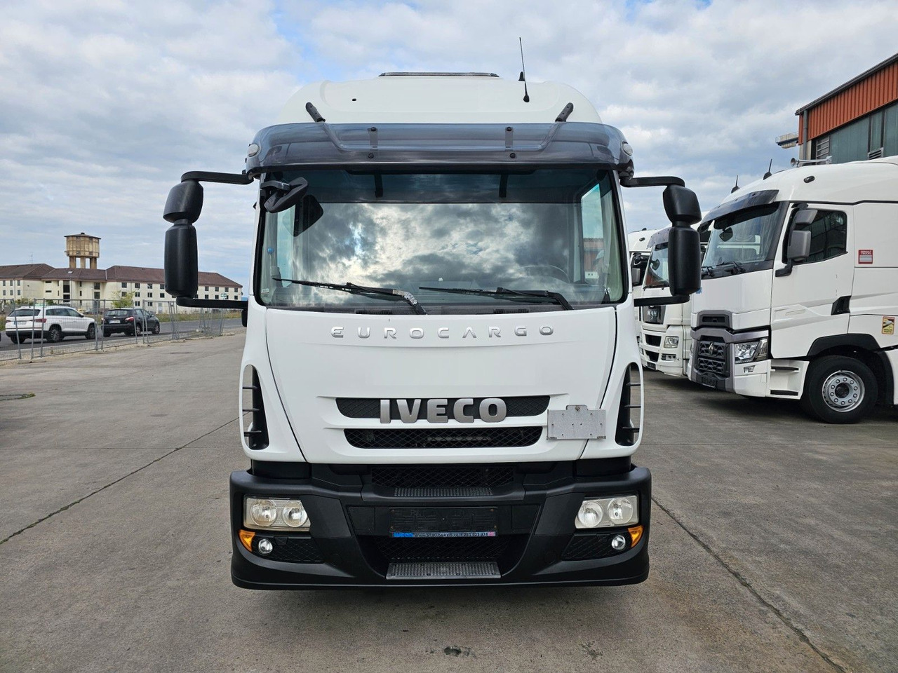 Iveco EURO-CARGO 120E25 * SCHLAFKABINE * BÄR 1,5 T * - Skříňový nákladní auto: obrázok 2 Iveco EURO-CARGO 120E25 * SCHLAFKABINE * BÄR 1,5 T * - Skříňový nákladní auto: obrázok 2