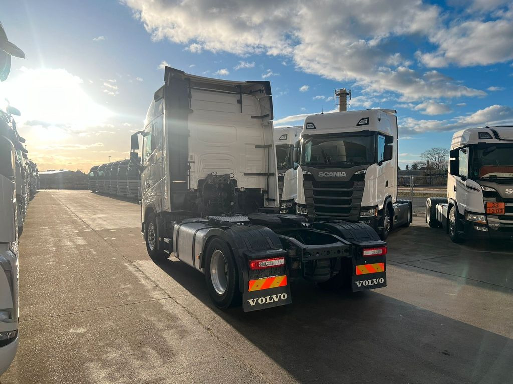 Volvo FH 500 * GLOBETROTTER * 2x TANK * - Ťahač: obrázok 4 Volvo FH 500 * GLOBETROTTER * 2x TANK * - Ťahač: obrázok 4