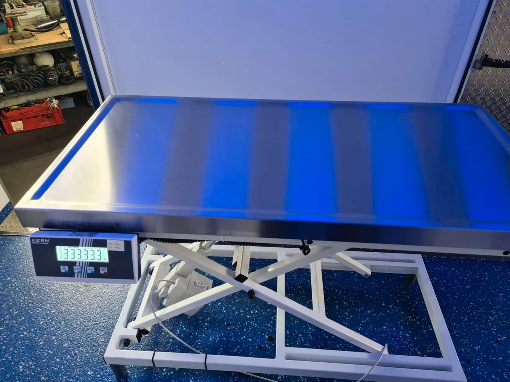 Mercedes-Benz RTW / Tierrettung / Tierarzt / OP Mercedes-Benz RTW / Tierrettung / Tierarzt / OP - Sanitka: obrázok 4 Mercedes-Benz RTW / Tierrettung / Tierarzt / OP Mercedes-Benz RTW / Tierrettung / Tierarzt / OP - Sanitka: obrázok 4