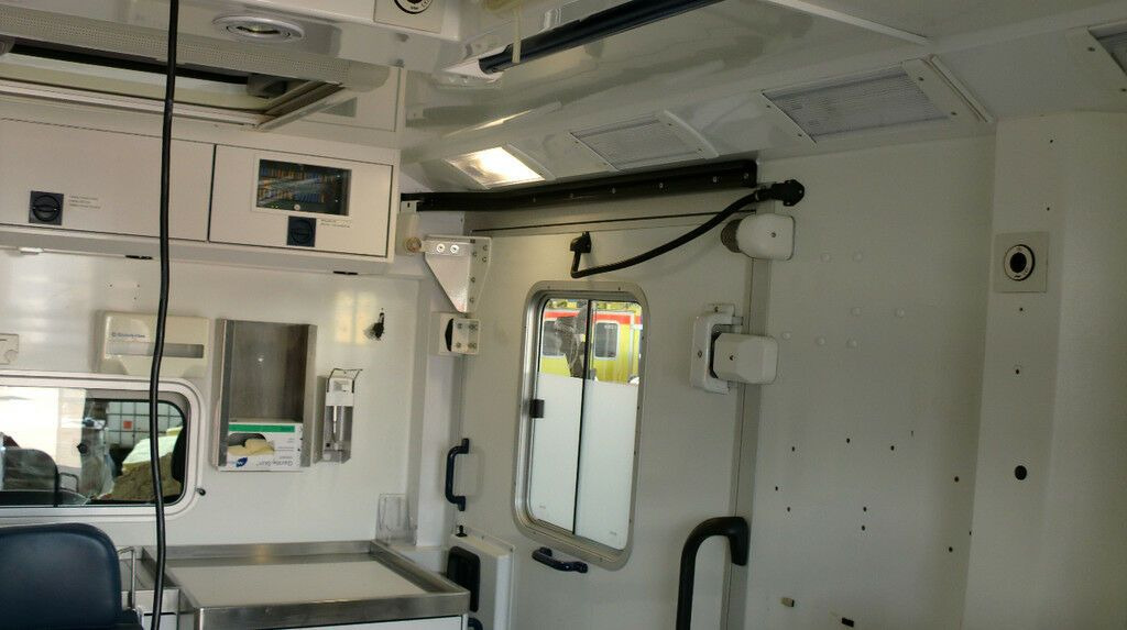 Mercedes-Benz Sprinter 516 CDI 4x4 WAS Koffer // Garantie // Mercedes-Benz Sprinter 516 CDI 4x4 WAS Koffer // Garantie // - Sanitka: obrázok 4 Mercedes-Benz Sprinter 516 CDI 4x4 WAS Koffer // Garantie // Mercedes-Benz Sprinter 516 CDI 4x4 WAS Koffer // Garantie // - Sanitka: obrázok 4