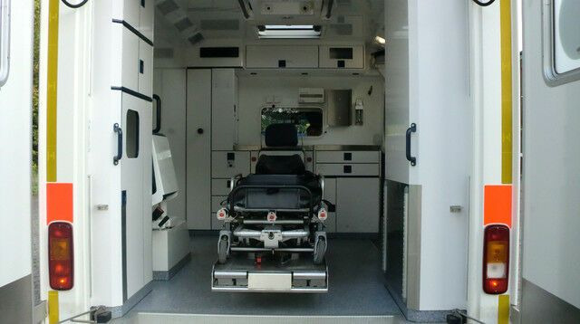 Sanitka Mercedes-Benz Sprinter 516 CDI  /on  Stock /: obrázok 7