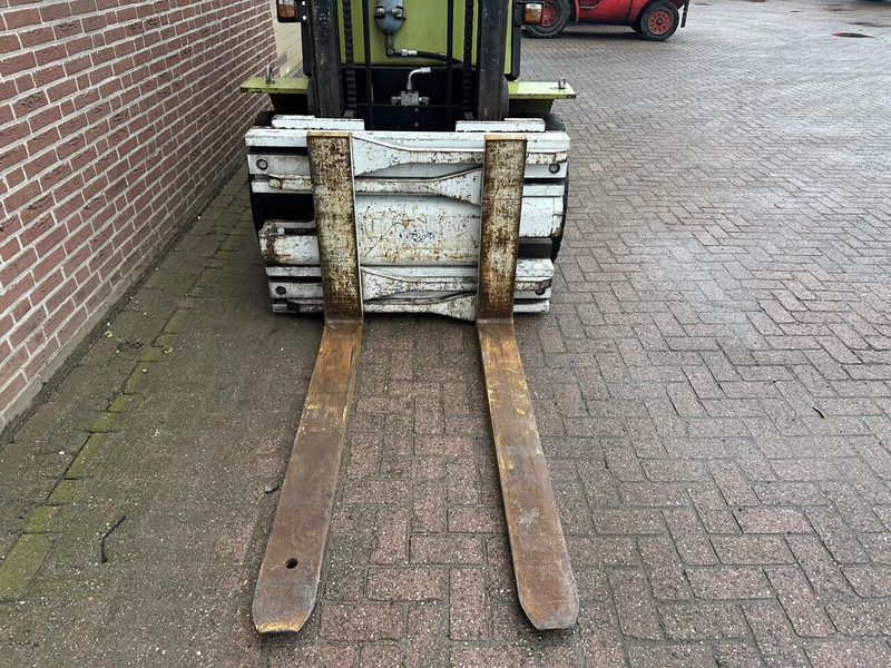 Clark - Plynový vysokozdvižný vozík: obrázok 4 Clark - Plynový vysokozdvižný vozík: obrázok 4