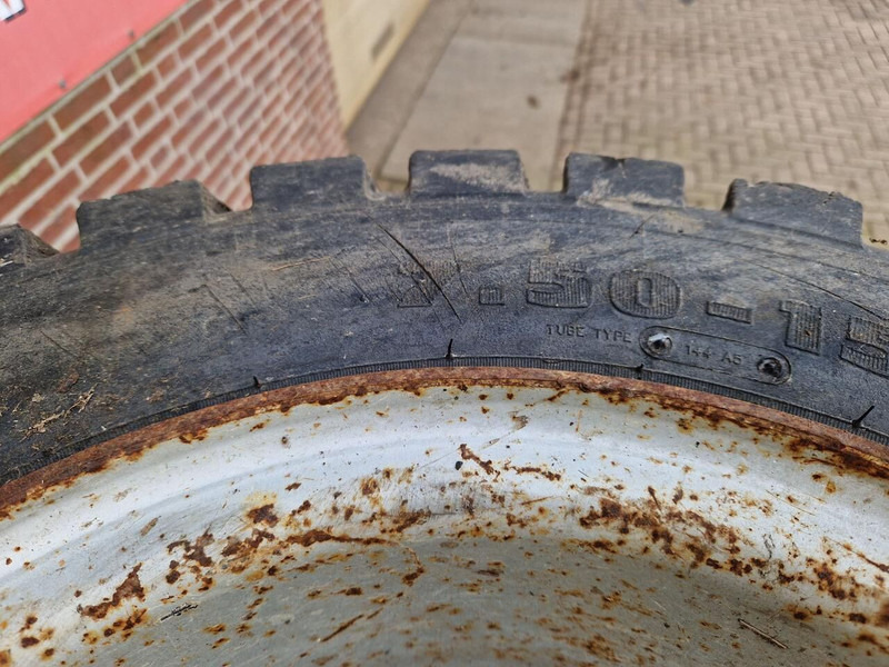 Onbekend - Pneumatiky a disky: obrázok 5 Onbekend - Pneumatiky a disky: obrázok 5