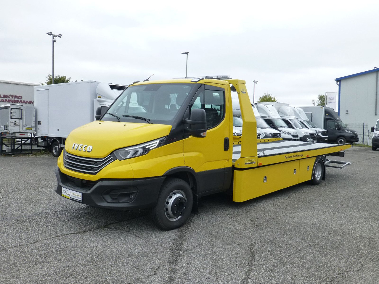 Iveco DAILY 72C18 Schiebeplateu Luftfed Navi Hubbrille - Odťahovy voz: obrázok 2 Iveco DAILY 72C18 Schiebeplateu Luftfed Navi Hubbrille - Odťahovy voz: obrázok 2