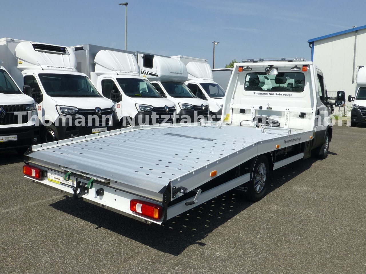 Iveco Daily 35S18 Autotransporter Aut. Luftfed. NAVI - Odťahovy voz: obrázok 4 Iveco Daily 35S18 Autotransporter Aut. Luftfed. NAVI - Odťahovy voz: obrázok 4