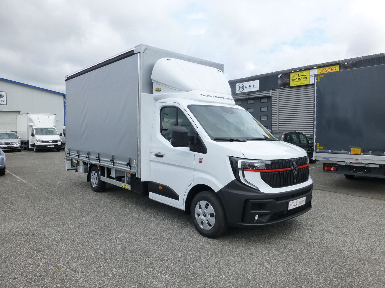 Renault NEW Master Pritsche Plane BÄR Ladebordwand - Plachtová dodávka: obrázok 2 Renault NEW Master Pritsche Plane BÄR Ladebordwand - Plachtová dodávka: obrázok 2