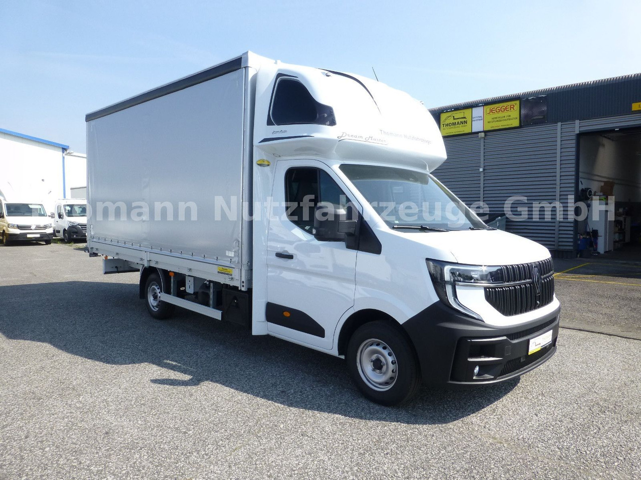 Renault NEW Master Pritsche Plane Schlafkabine - Plachtová dodávka: obrázok 2 Renault NEW Master Pritsche Plane Schlafkabine - Plachtová dodávka: obrázok 2